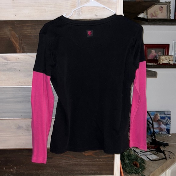 Tmobile long Sleeve top - S/M - Picture 3 of 4